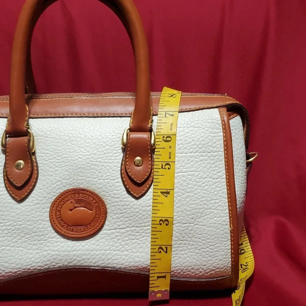Dooney and bourke vintage white tan leather handbag dr bag style. - Picture 4 of 13